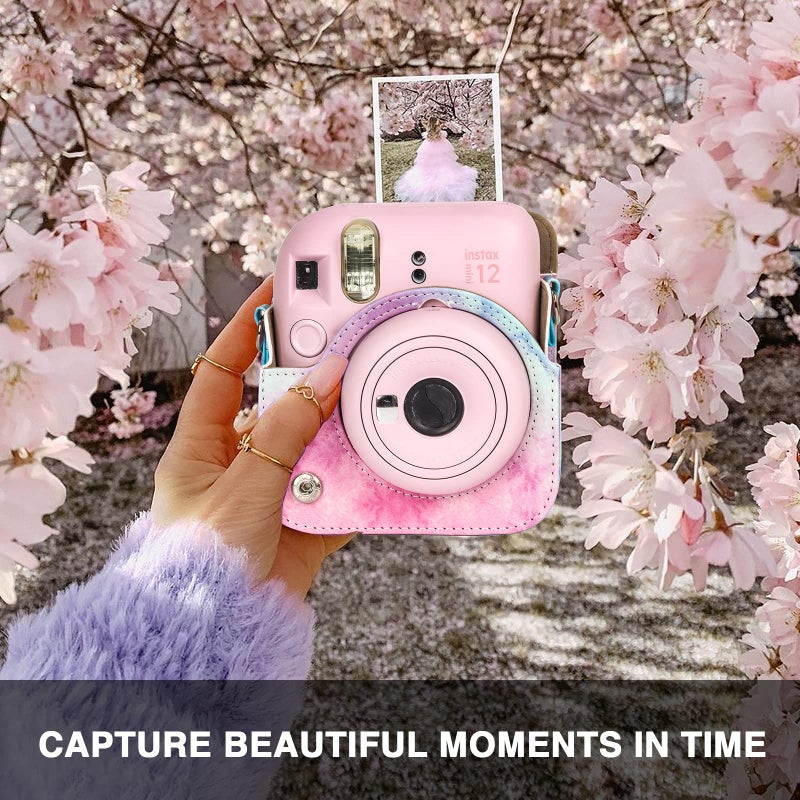 كايول حافظة كاميرا واقية من CAIYOULE لكاميرا Instax Mini 12 الفورية Fuji Mini 12 حافظة من جلد البولي يوريثان مع حزام كتف قابل للتعديل و64 ألبوم صور جيوب - ألوان مائية زرقاء وردية - Image 4